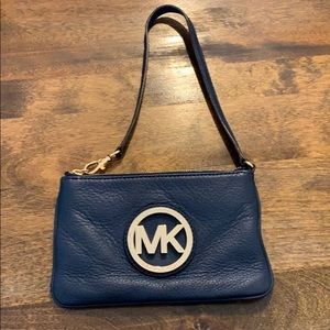 MICHAEL KORS mini wristlet